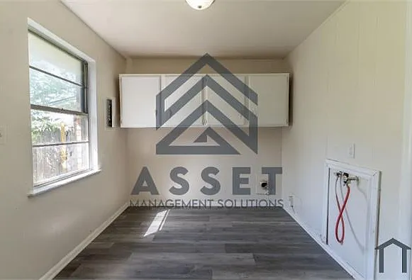 2604 SW 65th St — Photo 8