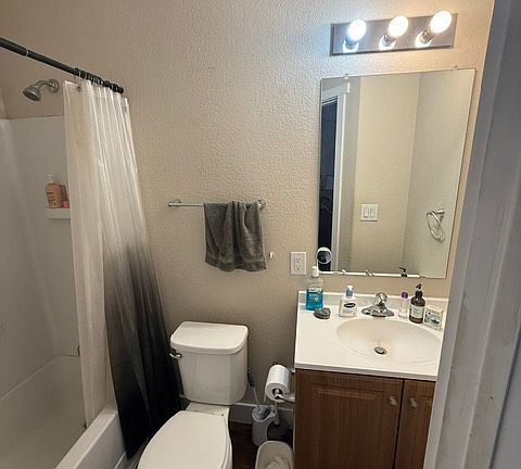 2nd image of 502 Taylor St #2