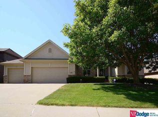 18121 Mayberry St, Elkhorn, NE 68022
