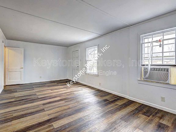 3rd image of 1212 Hartley St