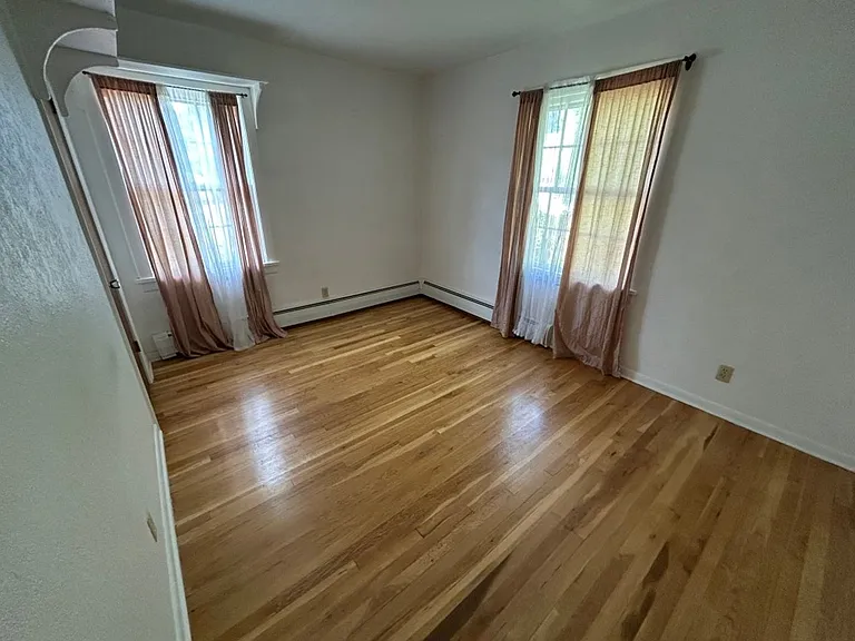 1013 E Park Ave — Photo 9