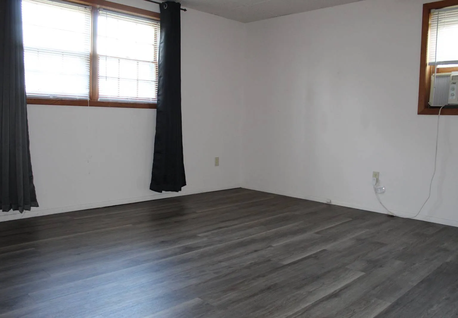 2 bed, 1.0 bath, $950 — Photo 3