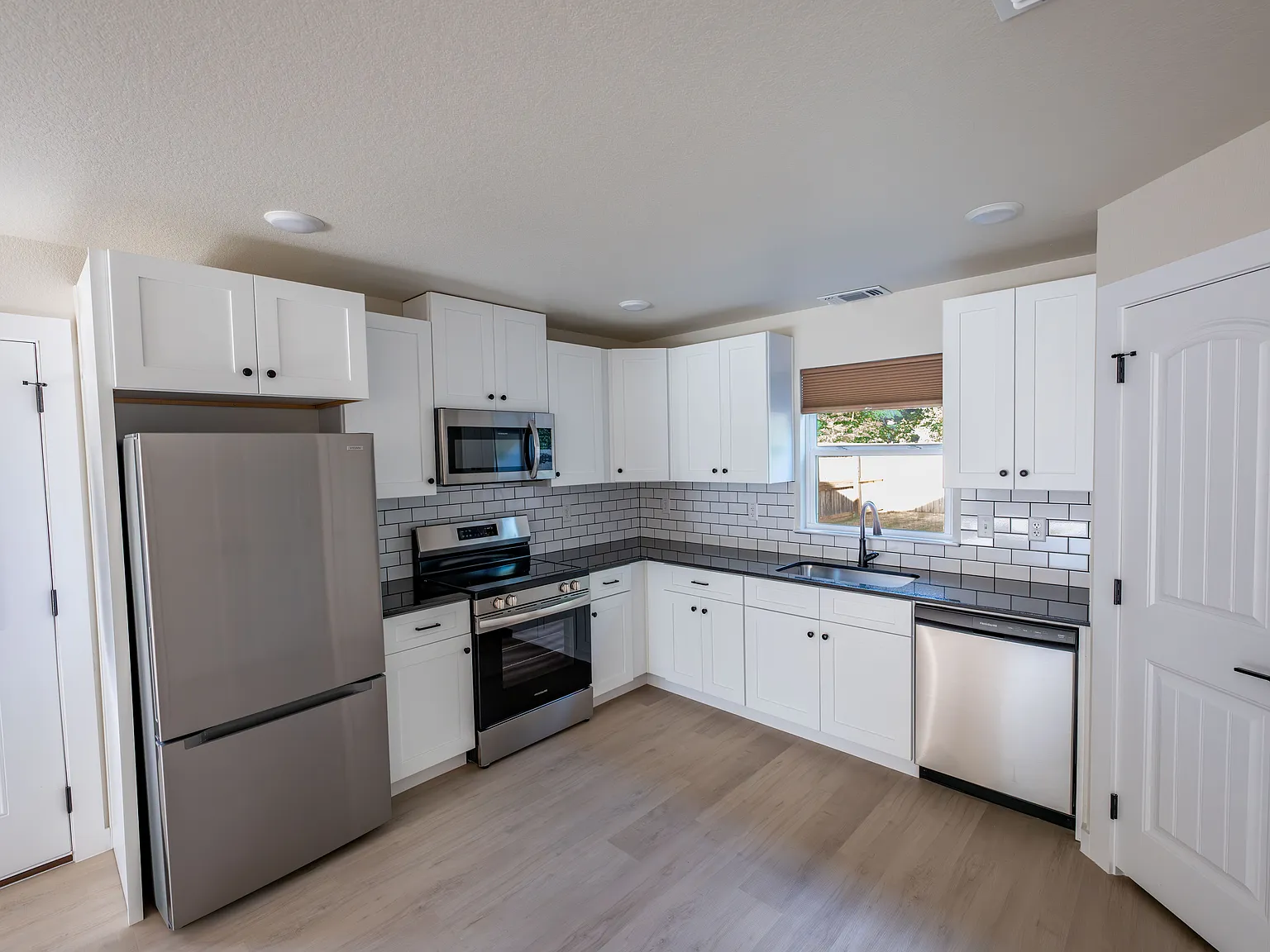 1407 Martin Luther King Jr Ln — Photo 4