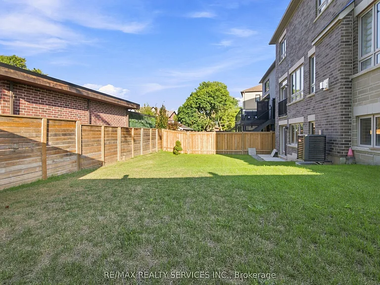 194 Coldwell Bay Cir — Photo 44