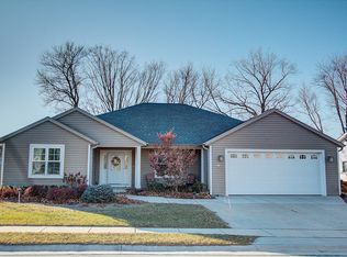 219 Saint Kilian Pkwy, Hartford, WI 53027