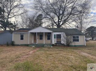 800 Guam St, Wake Village, TX 75501