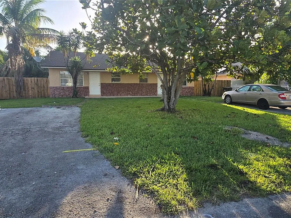 1045 Miami Blvd #A