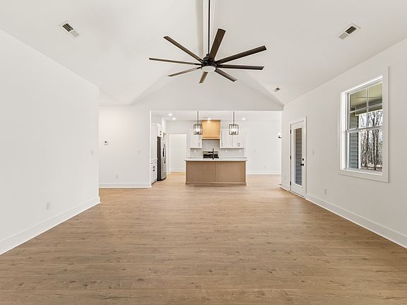 5th image of 1019 Walnut Grove Rd