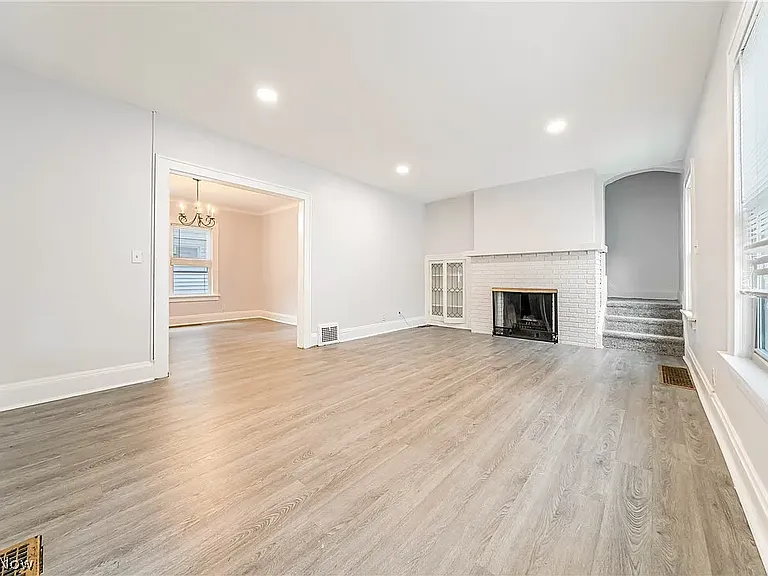 20180 Hillcrest Dr — Photo 7
