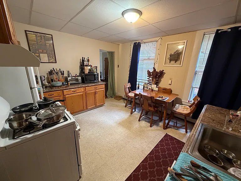 12 Cross St E #1 — Photo 7