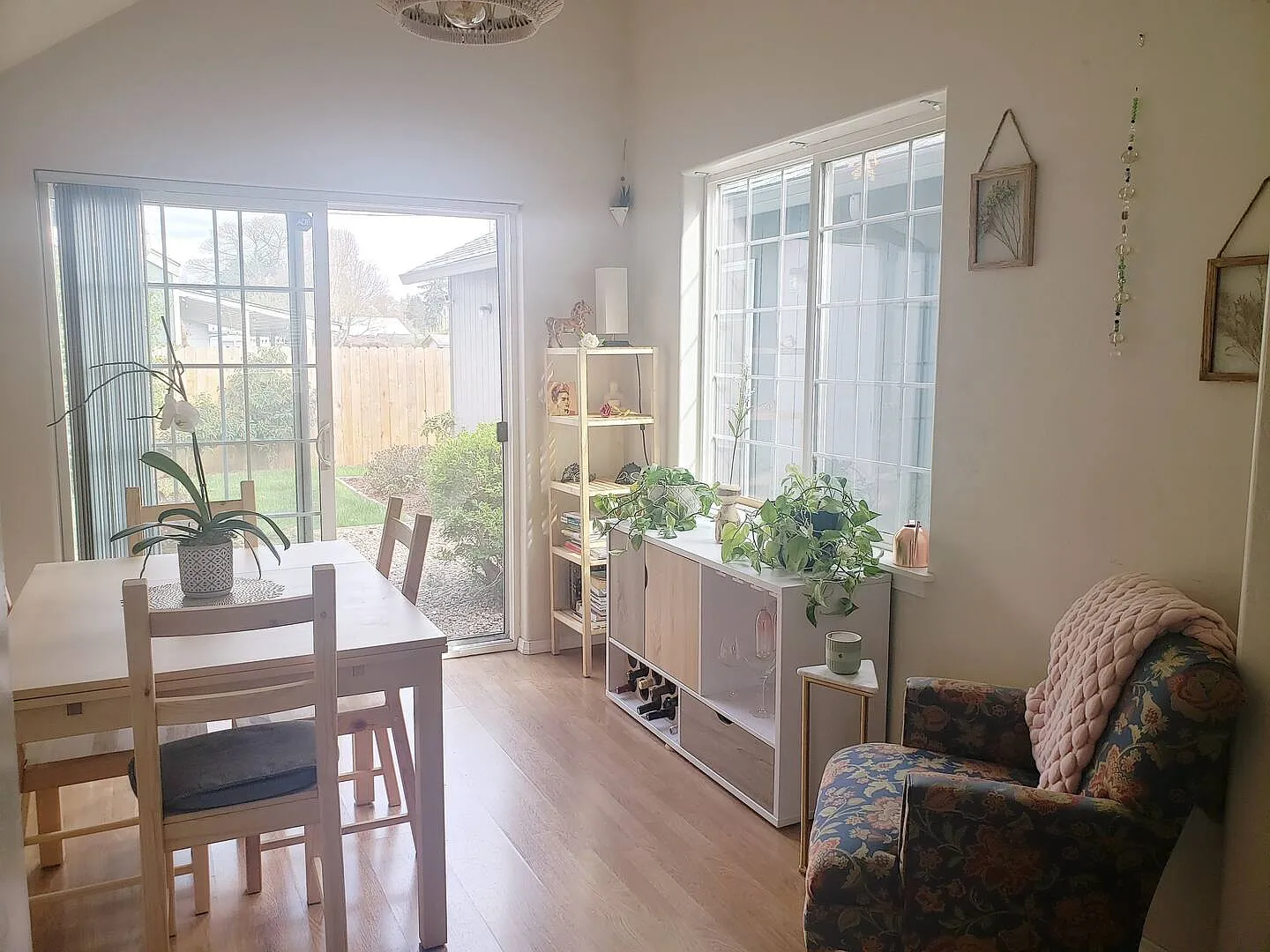 3 bed, 1800 sqft, $3,000 — Photo 3