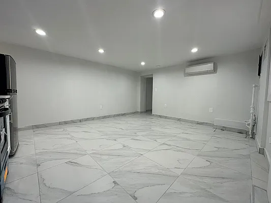 Rented by EXR | media 3