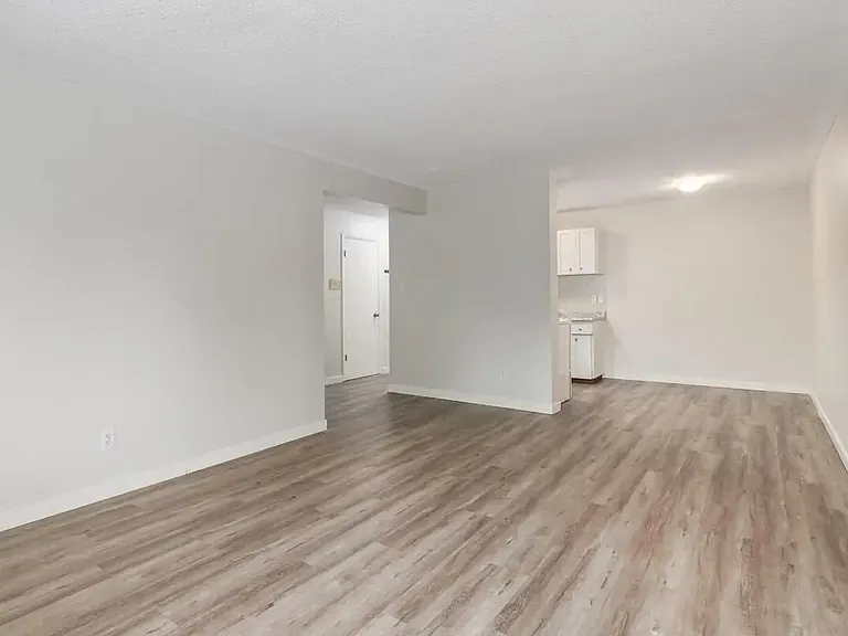 29 Spruce Ave — Photo 15