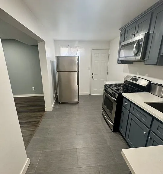2911 W Florence Ave — Photo 6
