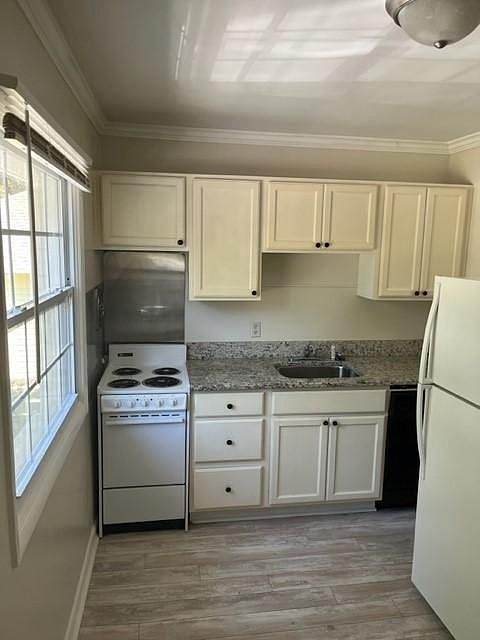 LVT Flooring Granite Countertop