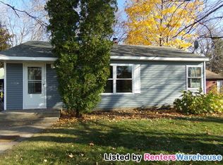 2916 Simpson St, Roseville, MN 55113