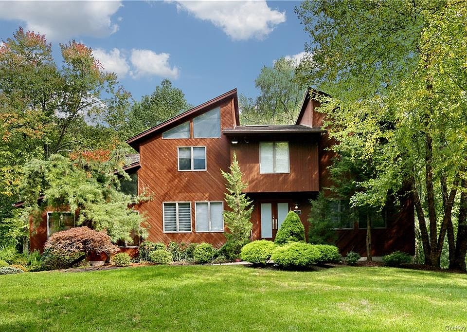 1st image of 100 Cherry Ln