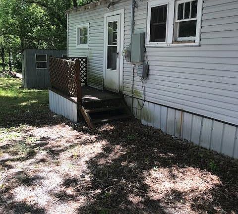 3rd image of 604 Monroe Dr