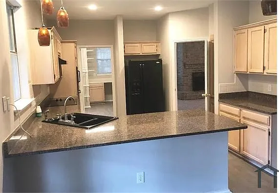 2127 Stillwater Dr — Photo 11