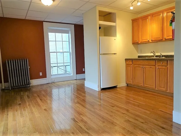 77 Danforth St #5 — Photo 1