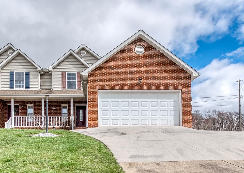 1st image of 15076 Denham Dr
