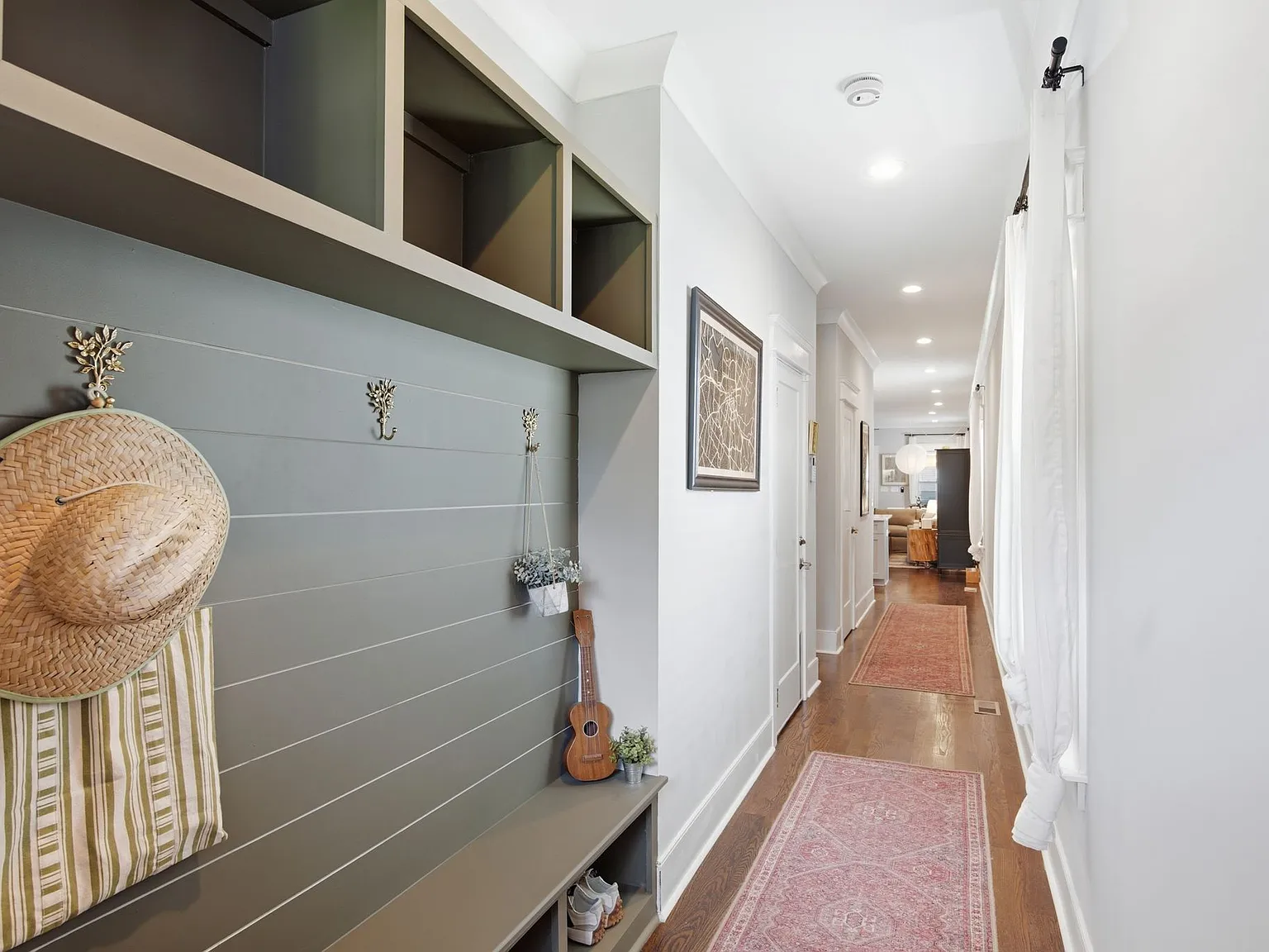 3 bed, 2191 sqft, $3,400 — Photo 3