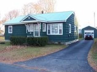 5 Gleason St, Mexico, ME 04257