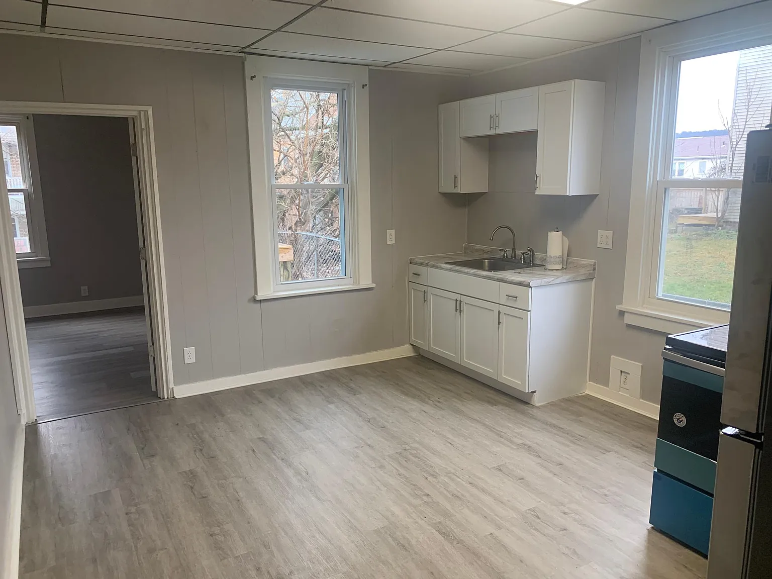 619 Olive Ln — Photo 3