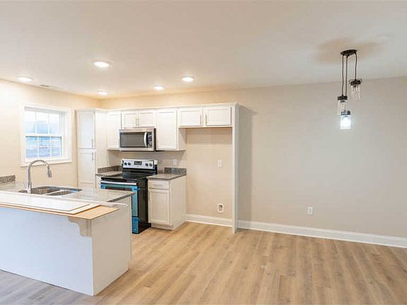 3rd image of 7186 Seagraves Ct