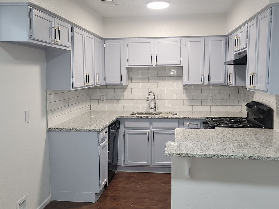 1st image of 2625 Woodmont Trl