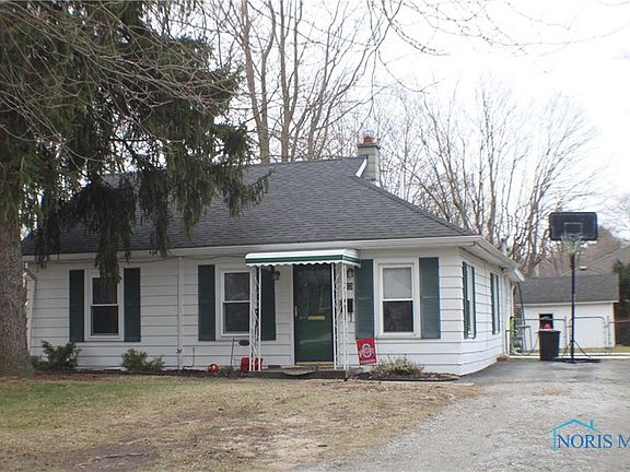 2nd image of 913 Parker St