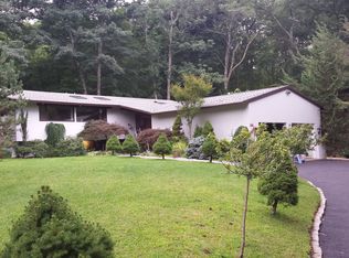 7 Sutton Pl, Weston, MA 02493