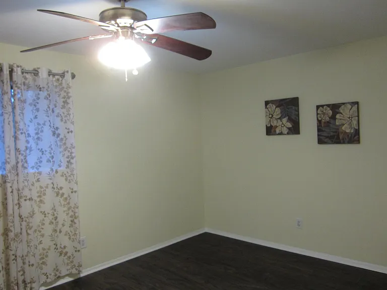 1200 Schaub Dr — Photo 11