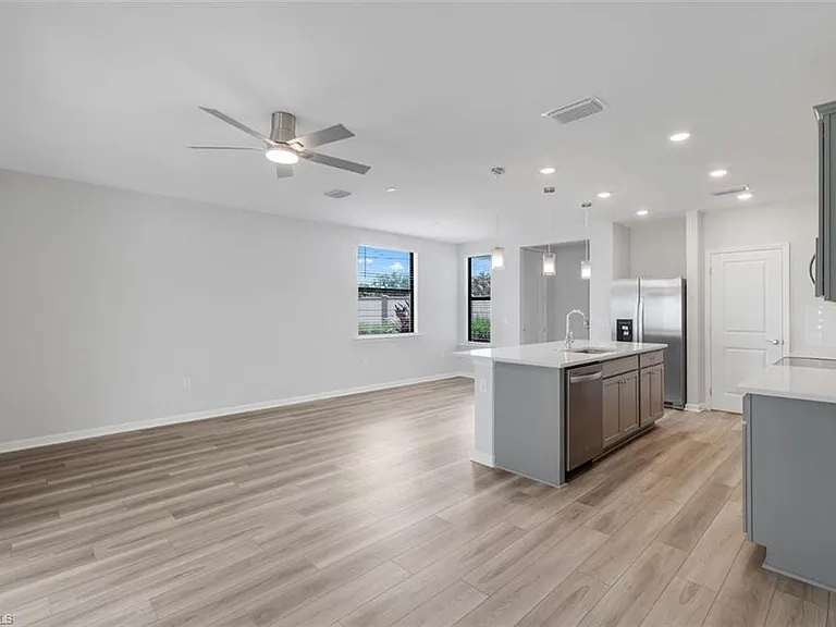 27907 Radiant Ct — Photo 3