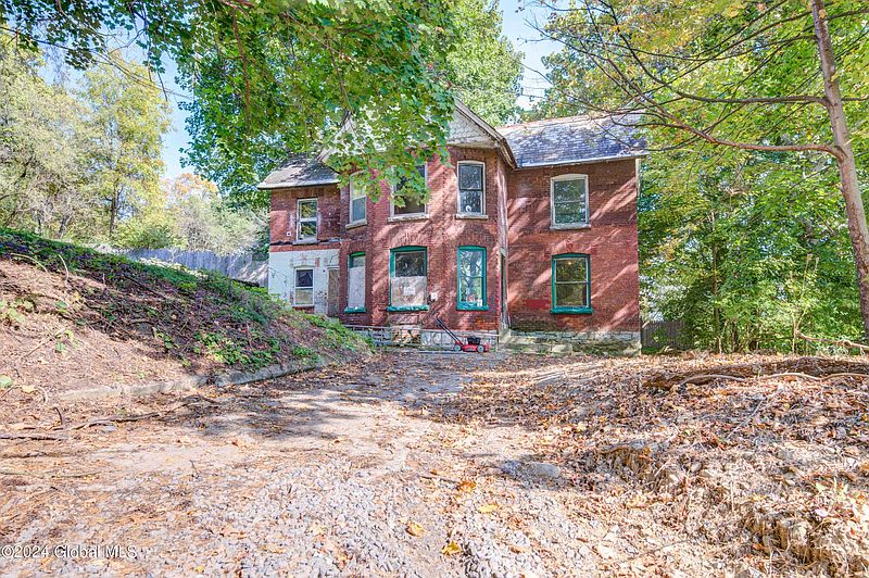3rd image of 73 E Main Street