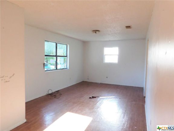 3rd image of 1205 W 10th St