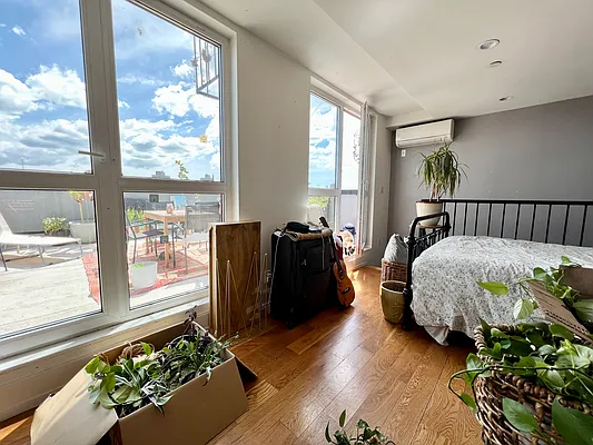 Rented by Pear NYC LLC | media 34