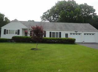 2 Van Duzer Dr, Poughkeepsie, NY 12603