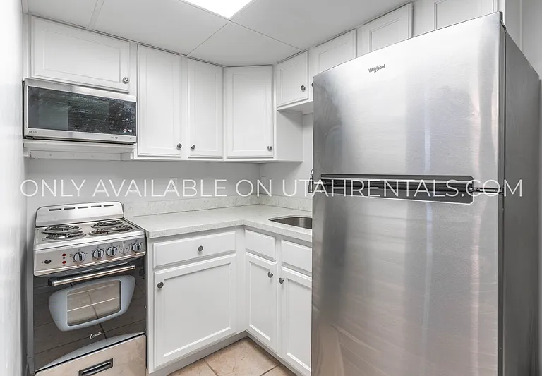 976 Briar Ave — Photo 7