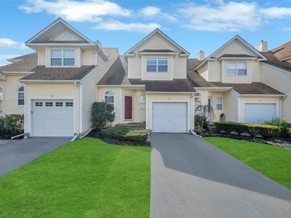32 Apricot Court #-, Melville, NY 11747