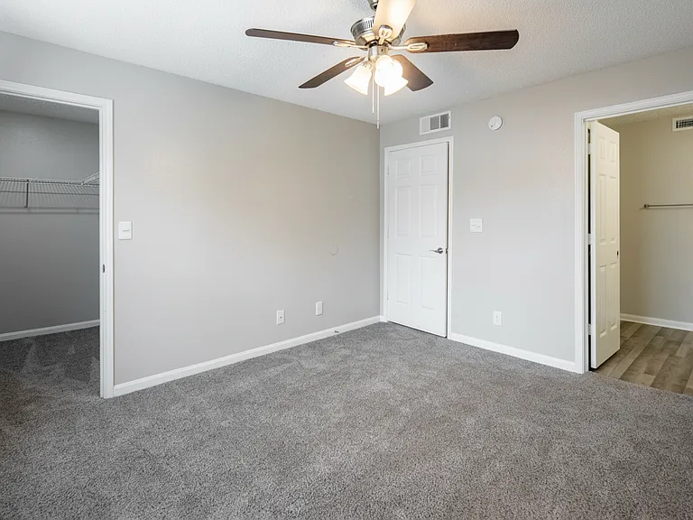 The Charlie Apartments — Photo 10