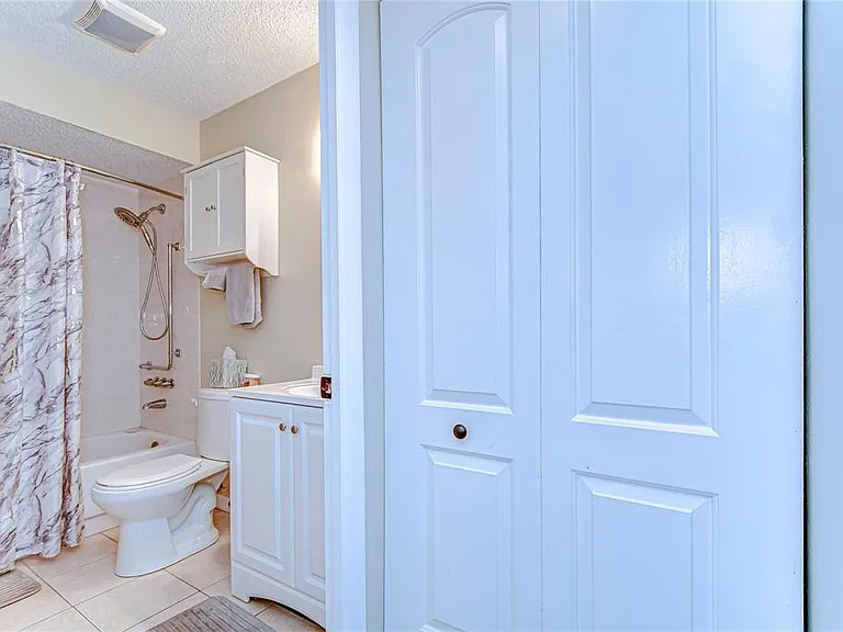 13870 Oakwood Ln — Photo 24