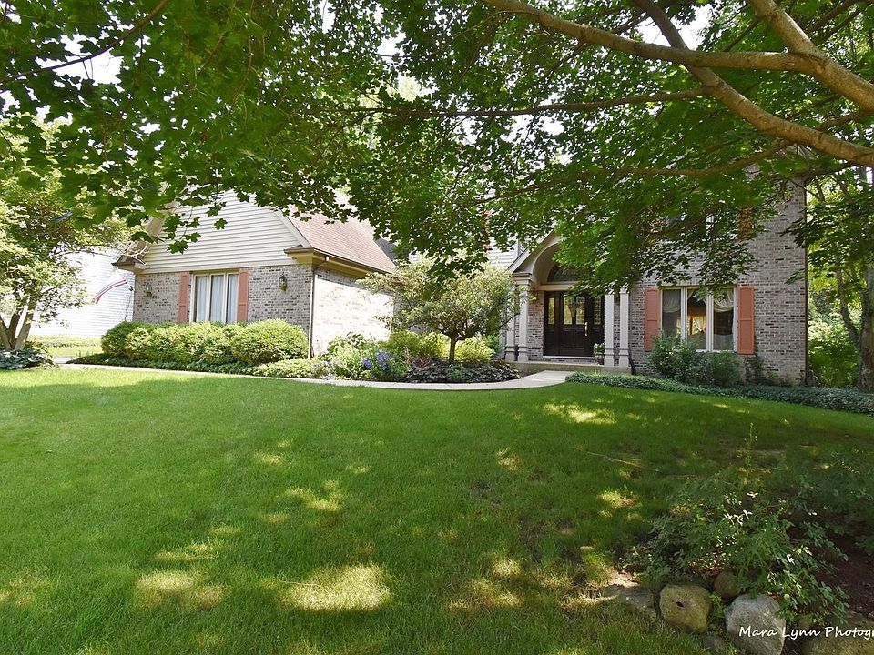 1st image of 420 Fox Trail Dr