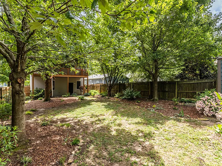 1040 Boulevard Dr NE — Photo 49