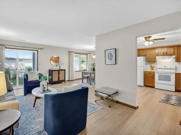 1220 49th St Unit 5, West Des Moines, IA 50266