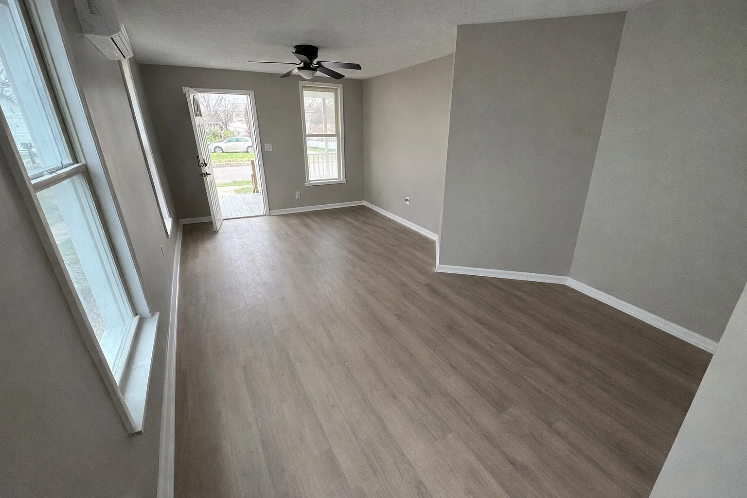 525 Baltimore St — Photo 4