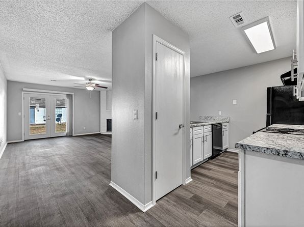 fayetteville-arkansas-448578802 picture