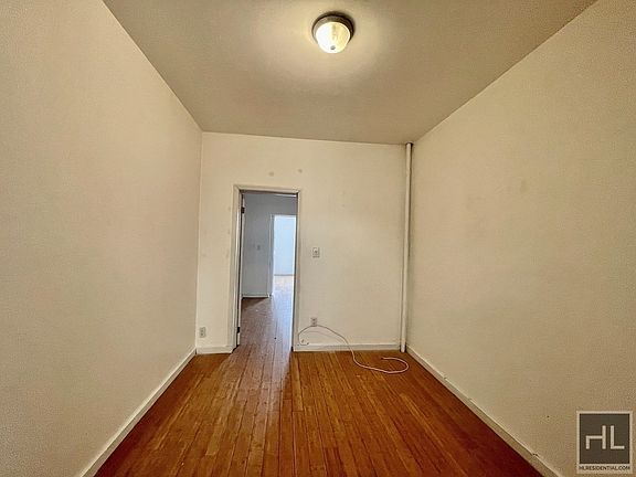 4th image of 717 Henry St #4B