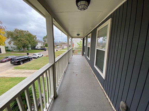 3rd image of 3209 Milburn St