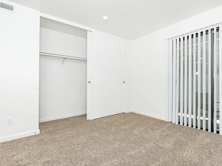Victoria Square Apartments — Photo 39